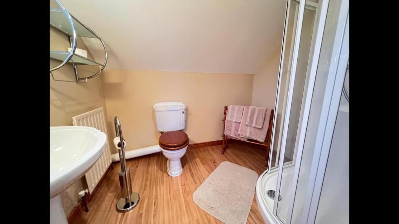 Asdee House Bed & Breakfast Бушмилс Екстериор снимка