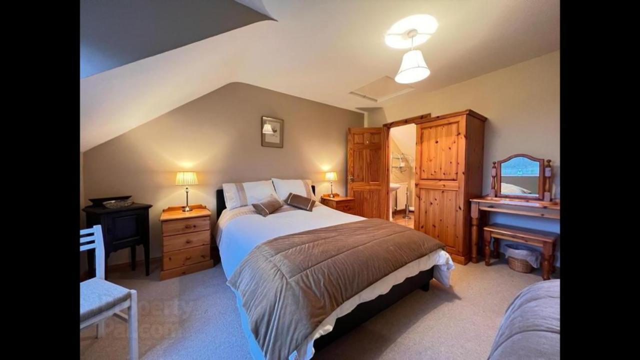 Asdee House Bed & Breakfast Бушмилс Екстериор снимка