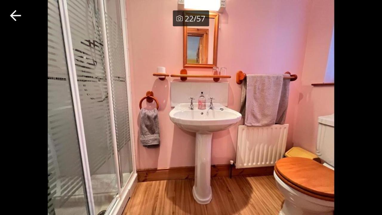 Asdee House Bed & Breakfast Бушмилс Екстериор снимка