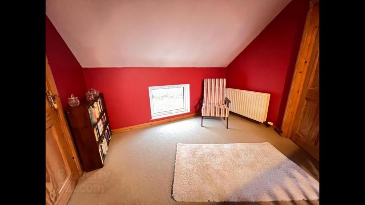 Asdee House Bed & Breakfast Бушмилс Екстериор снимка